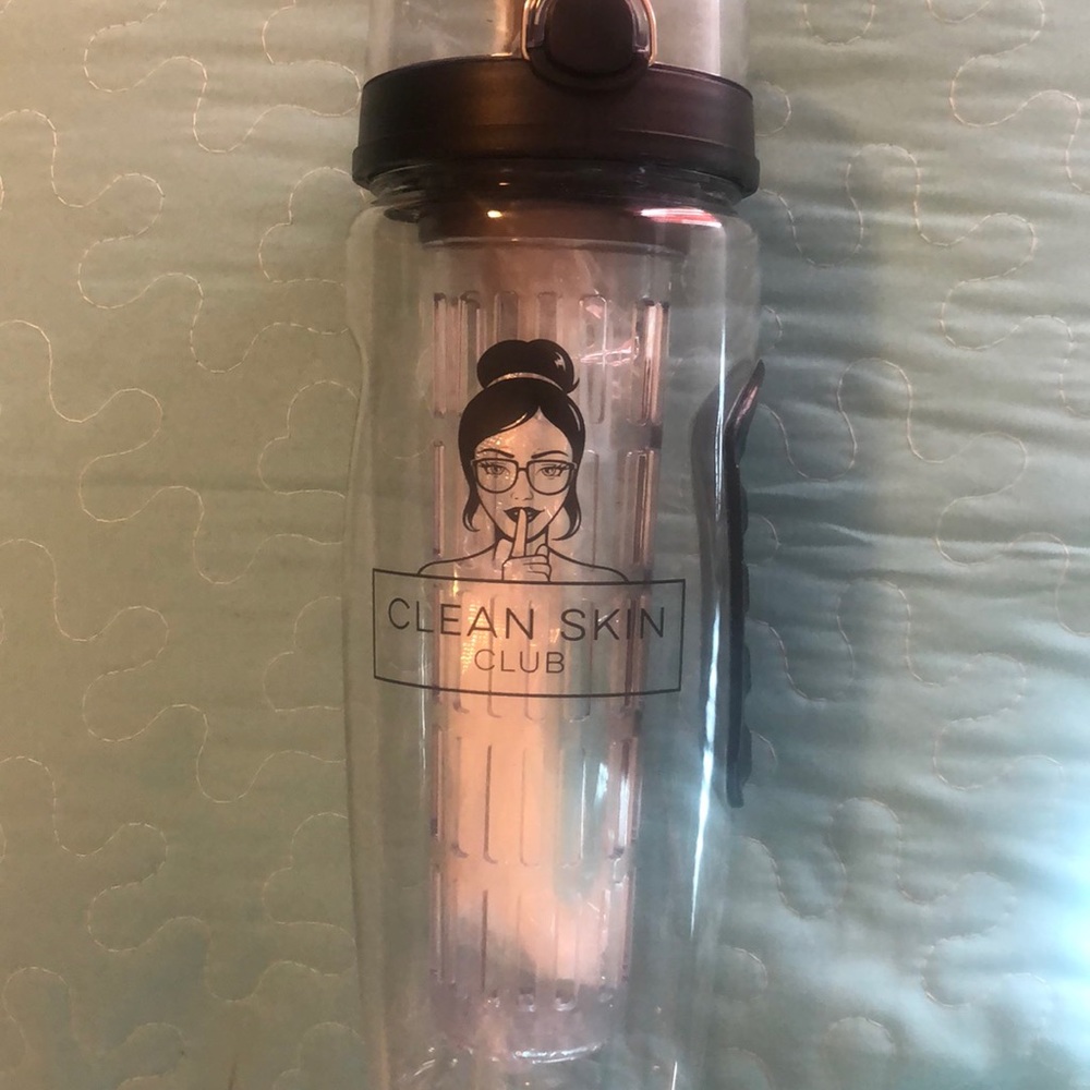 CLEAN SKIN CLUB WATER BOTTLE INFUSER